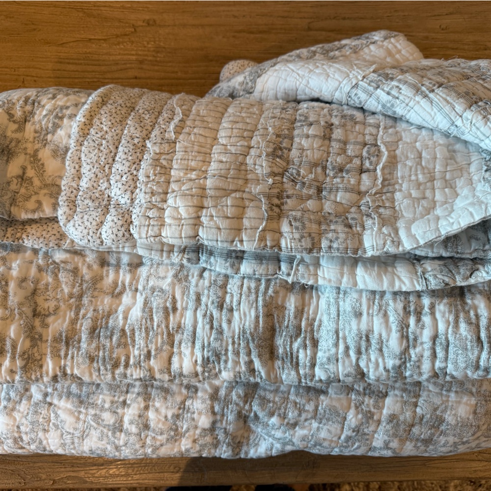 Pottery Barn Double Sided Quilt - Picture 4 of 12